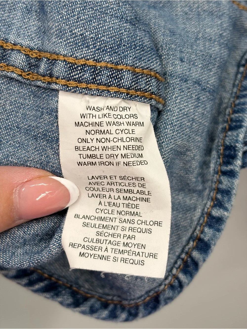 🔥 Levi Strauss & Co. Signature Premium Denim Button-Down Shirt 🔥 - Picture 5 of 6